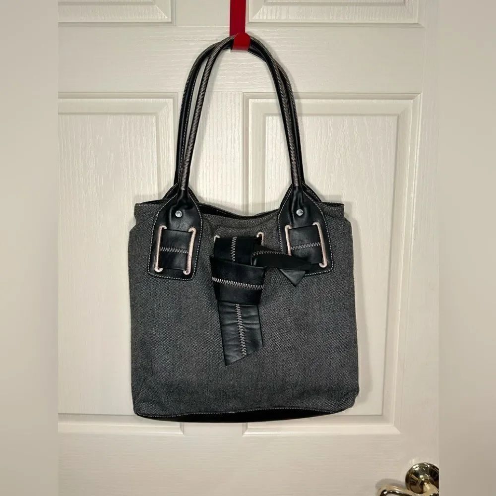 Tommy Hilfiger purse
